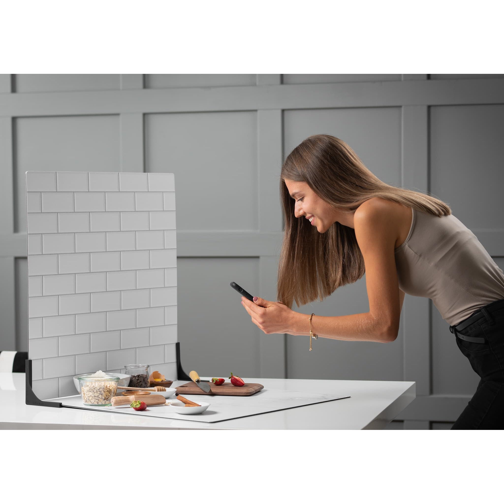 White Subway Tile/Ebony Subway Tile
