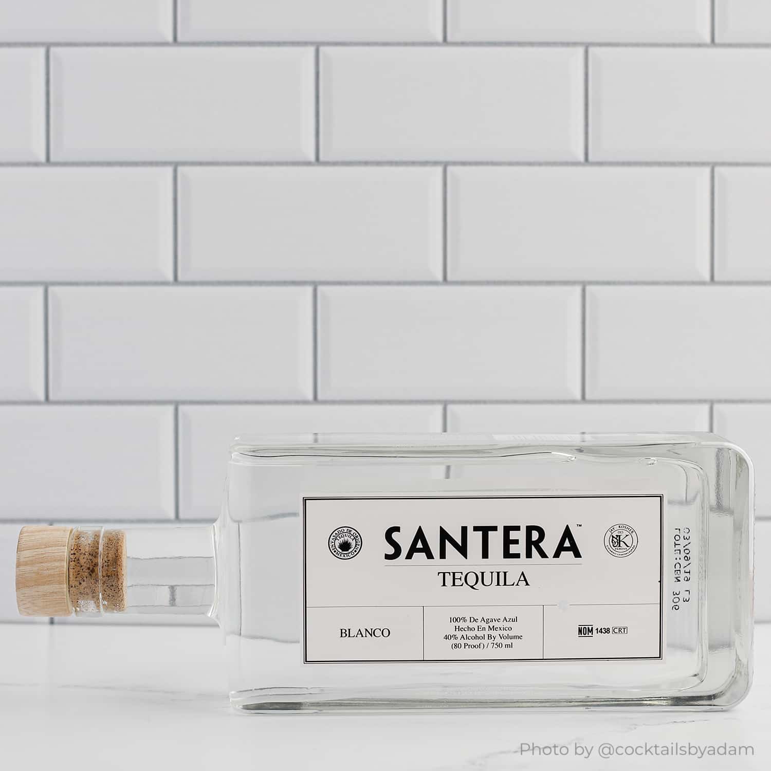 White Subway Tile/Ebony Subway Tile